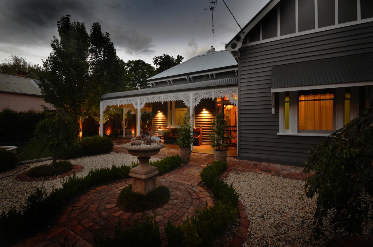 Clement House Bed and Breakfast Benalla Eksteriør billede